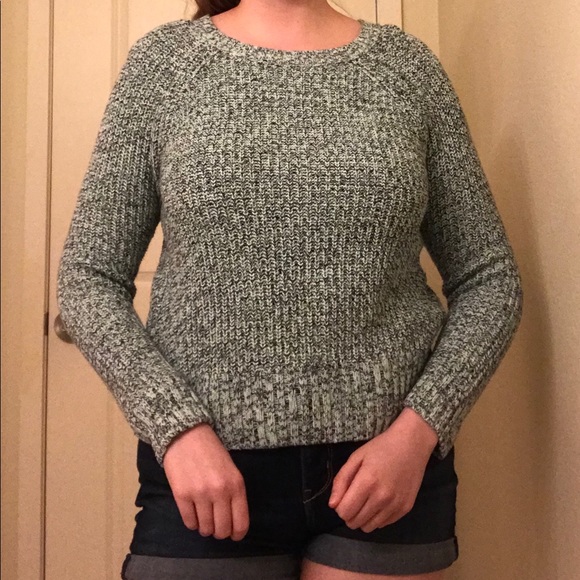 American Eagle cozy green crew neck sweater - Picture 2 of 5